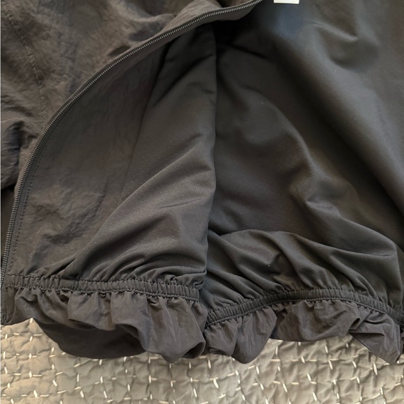 NWT lululemon Crinkle Nylon Track Jacket Wordmark Size S | Water-Repellent - Picture 7 of 12